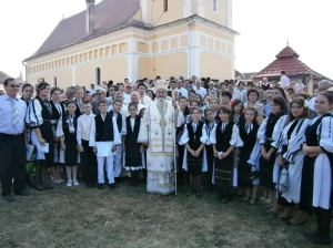 Read more about the article Mitropolitul Ardealului a resfinţit vechea biserică din Cristian