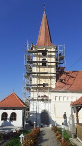 Read more about the article Au început lucrările de refacere a exteriorului bisericii