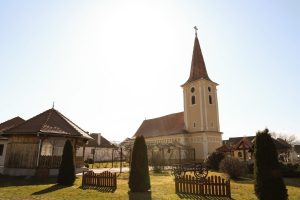 Read more about the article Biserica veche din Cristian, lăcaş ziditor de suflet românesc
